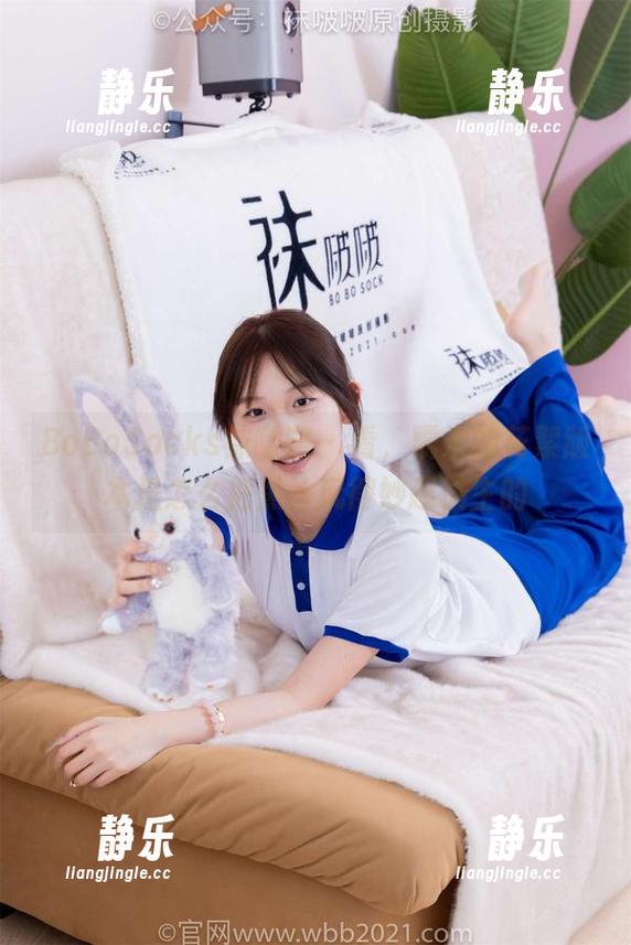 BoBoSocks袜啵啵-糯米 BoBoSocks袜啵啵 - 看,糯米的花絮版本是怎么把黑丝玩得妙趣横生的