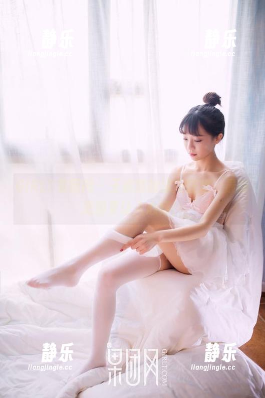 GIRLT果团网-王婉悠 GIRLT果团网 - 王婉悠的泳池狂欢,最新美图更让人心痒!