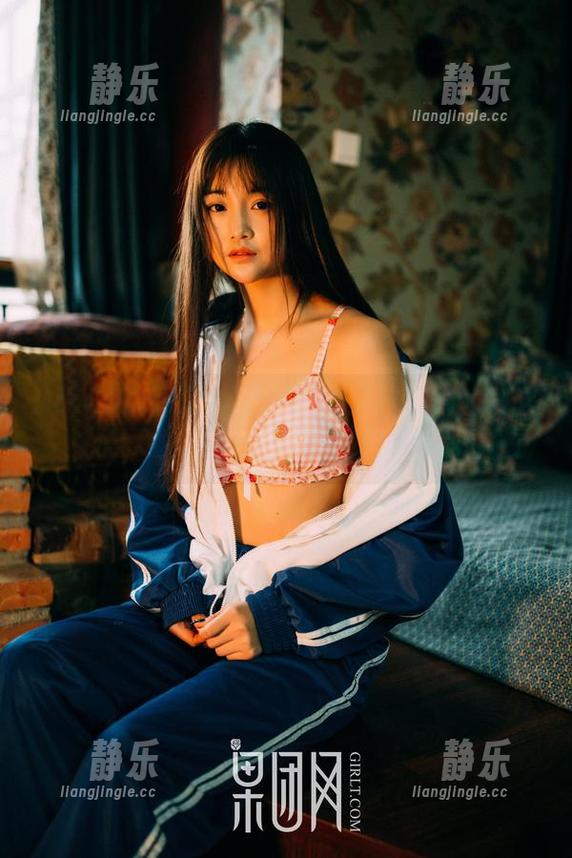GIRLT果团网-酸酱兔 GIRLT果团网 - 最新合集:酸酱兔的女孩们,吃不饱脑袋里却满是创意!