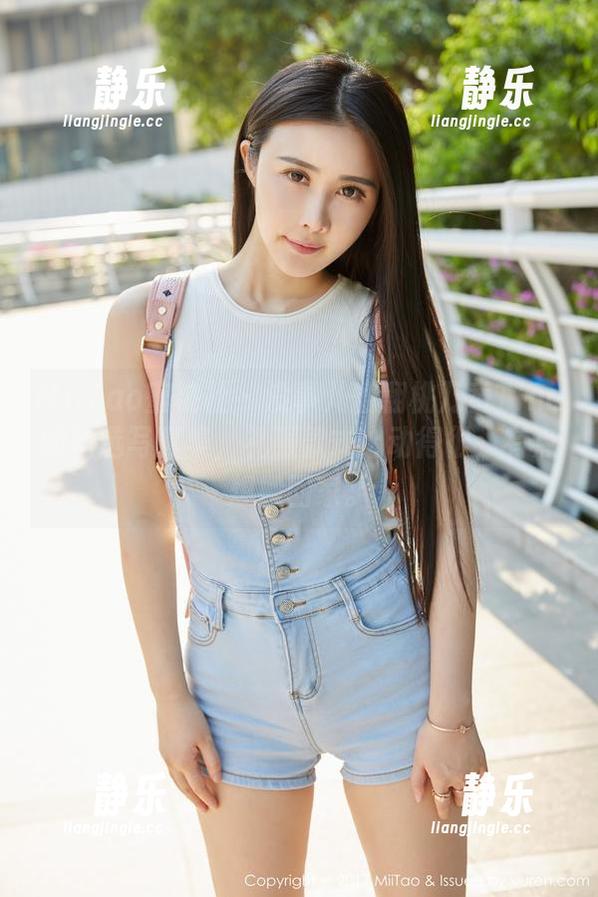 MiiTao蜜桃社-桃乃香Tina MiiTao蜜桃社 - 没事儿翻翻桃乃香Tina的精选写真集,礼服款式心动得很,有点想搬回家。