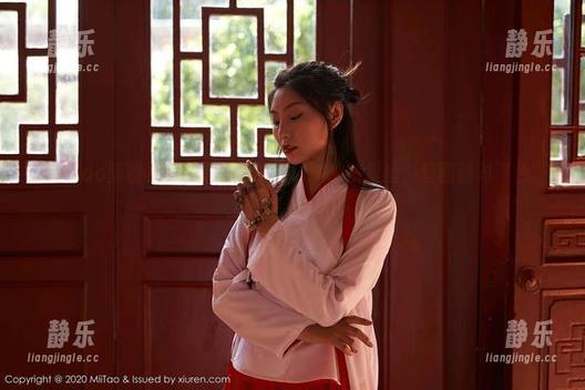 MiiTao蜜桃社-韵莉娜VANILLA MiiTao蜜桃社 - 韵莉娜VANILLA的裤里丝,套图请对“色”服气!