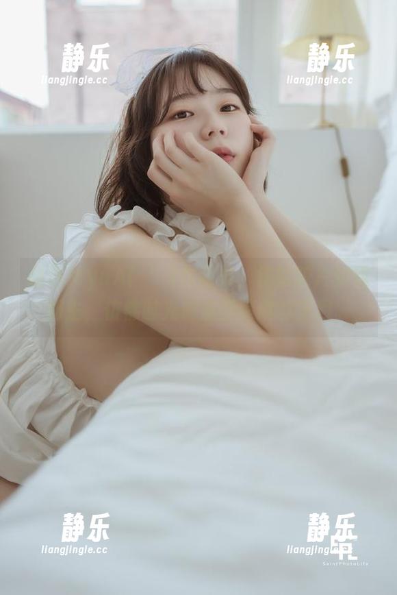 精选MyuA(뮤아)作品集，模拟胶片栩栩如生，仿佛时光倒流到迷离的岁月。