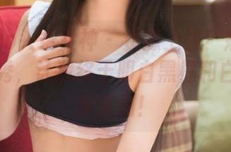 TouTiao头条女神 – 资源上线！娜依灵儿的眼镜秀，让我终于明白黑框和白框的致命差别！