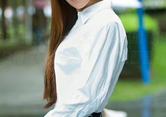 TuiGirl推女郎 – 赵惟依JK风的私拍，越看越觉得这哪是单纯好看，画面里有种故事感。