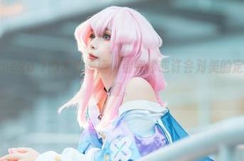 这里有Umeko J的大和精选,看完你或许会对美的定义产生怀疑。