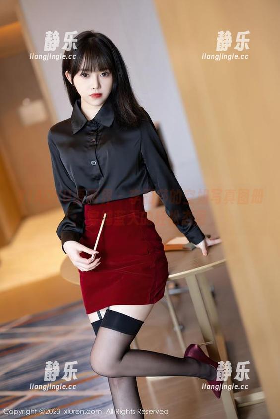 XIAOYU语画界-李丽莎 XIAOYU语画界 - 李丽莎的空姐写真图册:穿越蓝天的轻松态度