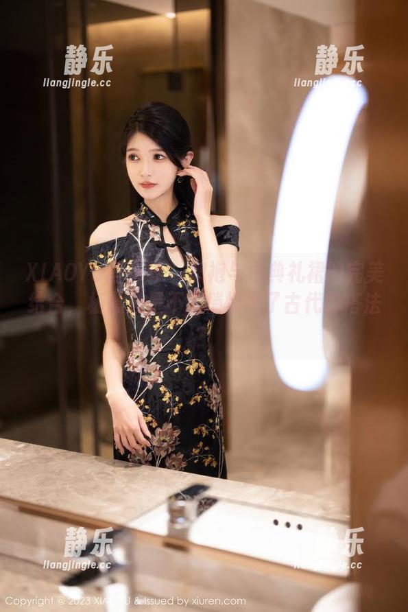 XIAOYU语画界 - 旗袍与古典礼裙的完美结合，杨晨晨是不是悄悄学了古代穿搭法？