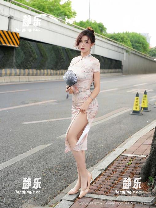 Xiuren秀人网-FoxYini孟狐狸 Xiuren秀人网 - FoxYini孟狐狸的死库水,原图竟然还免费提供,哇,这应该会引起不少讨论吧。