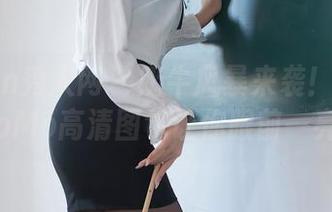 Xiuren秀人网 – 奶牛风暴来袭！伊小七MoMo高清图包让你眼前一亮！