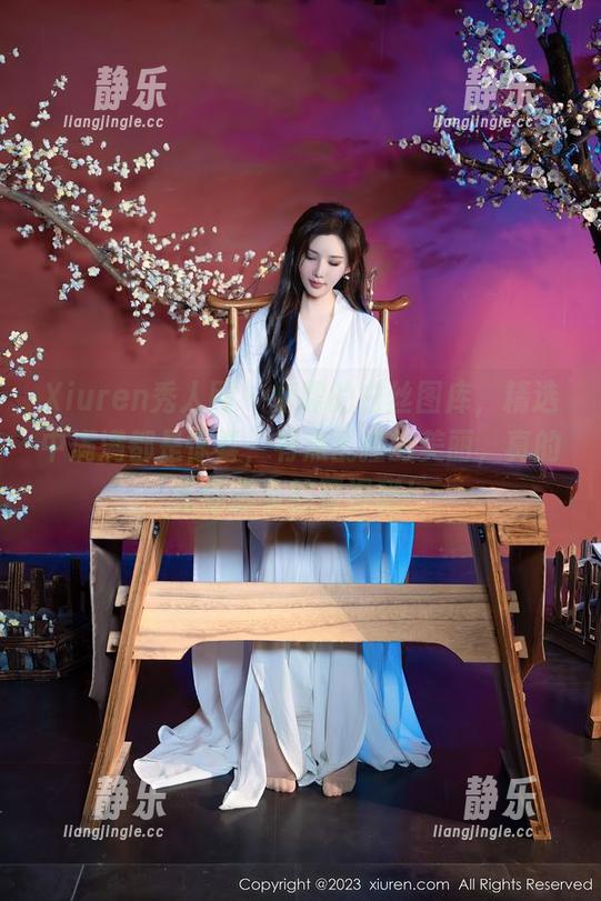 Xiuren秀人网 - 娜露的白丝图库，精选中满满都是惊喜，有点乱撞的美丽，真的比你想象的要滑哦！