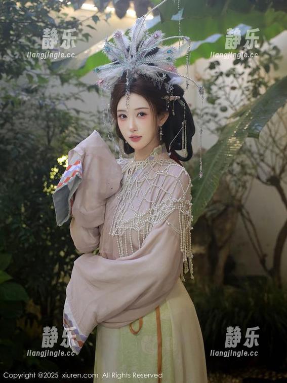 Xiuren秀人网-小Kiki Xiuren秀人网 - 小Kiki的白丝图包,量身定制,足以引起痛哭的选择困扰!