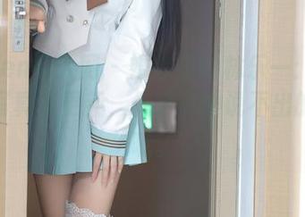 Xiuren秀人网 – 婚纱里的林乐一：透过这本写真集更新，似乎有种说不出的气息呢。