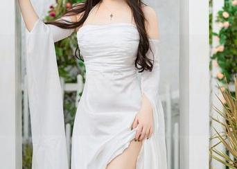 Xiuren秀人网 – 沈佳熹校园最新合集——是我错的吗？在图书馆里自拍更有诗意？