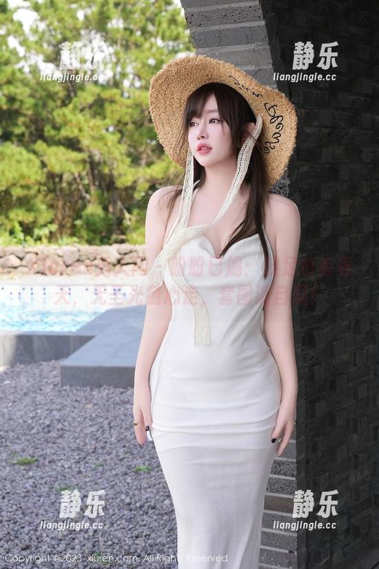 Xiuren秀人网-盼盼已鸠 Xiuren秀人网 - 盼盼已鸠:裸足也有春天,无圣光随心走,套图请自取!