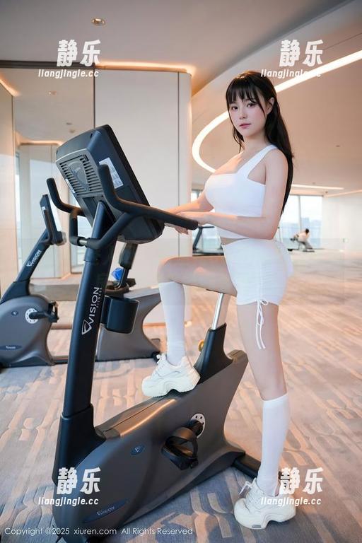 Xiuren秀人网-绮里嘉Carina Xiuren秀人网 - 绮里嘉Carina的睡衣私房:这件真能睡着吗?