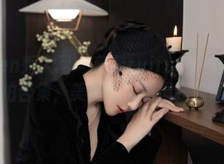 Xiuren秀人网 – 蕊蕊ruirui带你逛遍各地旅拍合集，美图都快刷爆我的屏了！