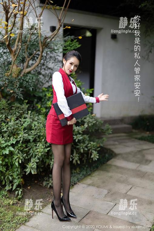 YouMi尤蜜荟-白露小猪 YouMi尤蜜荟 - 白露小猪被泳衣掩盖的惹火气质,来个免费的图包一探究竟。