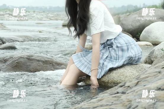 eloise软软 美图怎么拍?eloise软软给你示范,入水蕾丝用心良苦的选择!