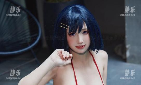 puypuychen 看,puypuychen在最新的油亮图片中又来给大家上演光滑滑的姿态了!