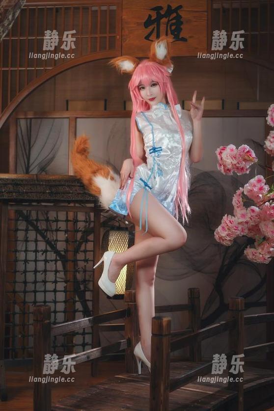更新！w百合欧皇子w的死库水写真集，水花四溅，想游泳吗？