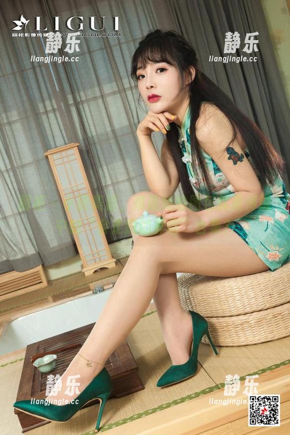 丽柜-小唐 丽柜 - 小唐美脚,难道她的图包就是传说中的“会走路的养眼”合集?