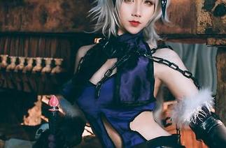 大凤旗袍下的九曲Jean，是一幅诗，还是一张美图？