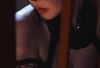 无圣光？亚马逊鲶鱼的日常也能闪耀出美图来！