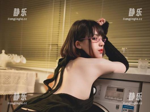 你十七鸽 白得反光的你十七鸽图包更新,更新完我得找个墨镜了。