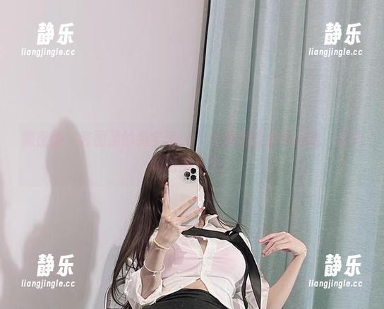 兔宝妮to 微密圈 - 套图里的兔宝妮to,体操服的纤细曲线,满满的诱惑气息。