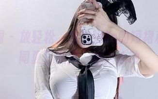微密圈 – 放轻松，兔宝妮to的短裙私拍如同夏日微风，惹人心动