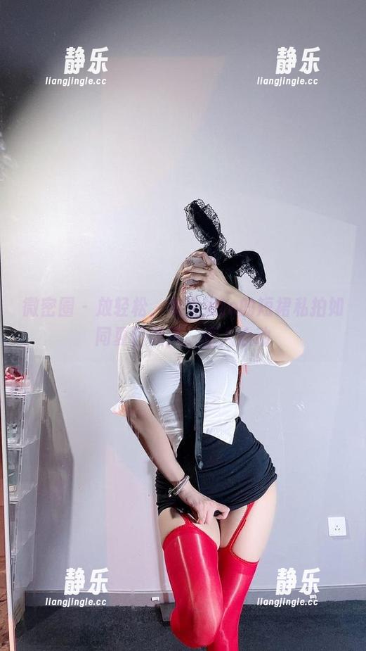 兔宝妮to 微密圈 - 放轻松,兔宝妮to的短裙私拍如同夏日微风,惹人心动