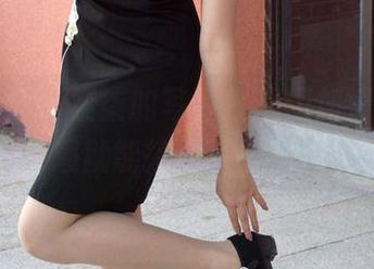 初夏女神 – 柒柒的写真，不用加特效，骨感就能撑起一片天！