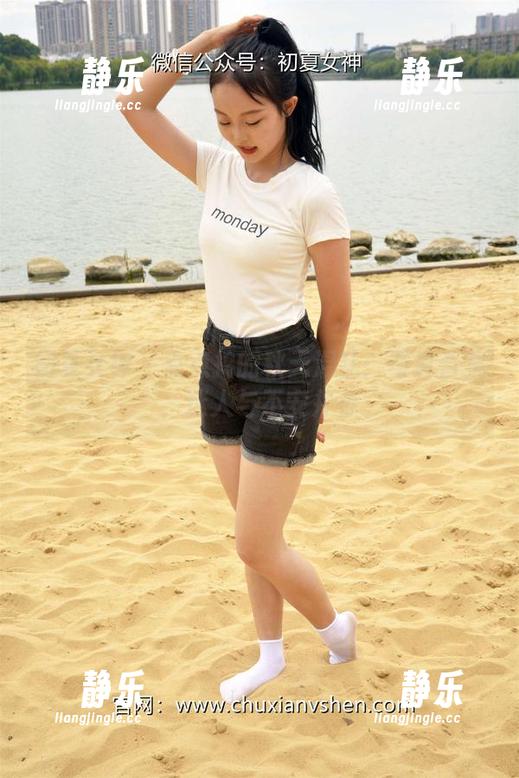 初夏女神-点点 初夏女神 - 点点捣的秋天混乱:写真合集,迷人与不安并存
