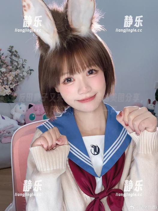 千反田鹿子 千反田鹿子又来了,这裸足的美图分享,让我只能淡淡“哇”一声。