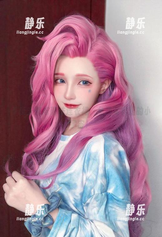千夜未来 千夜未来与蒂法连衣裙,免费写真里的小宇宙!