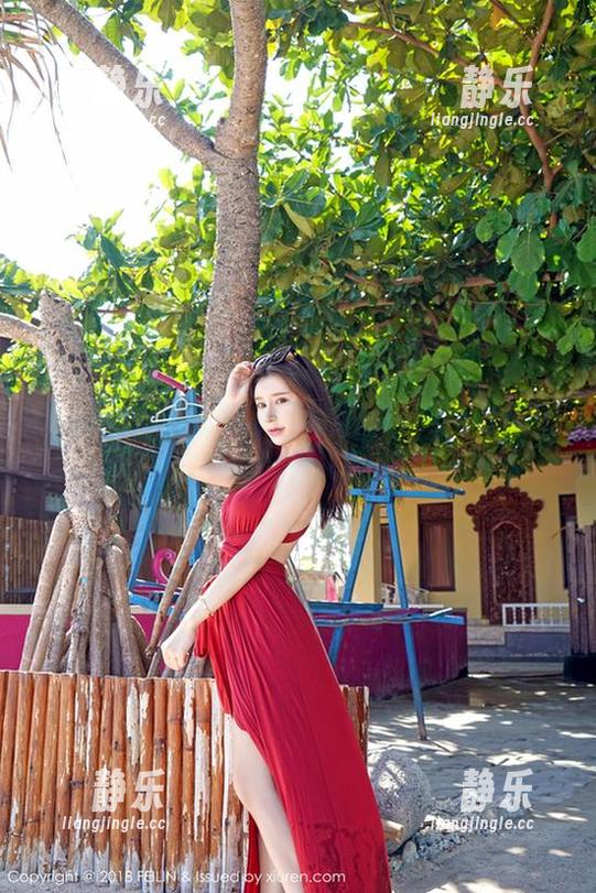 嗲囡囡-西门小玉 嗲囡囡 - 免费图集闪亮登场,西门小玉的美腿懒散但又很撩!