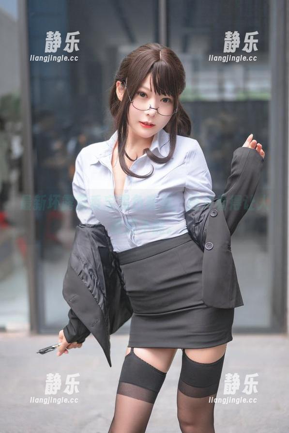 坏露露香宝 最新坏露露香宝黑色系列,图片看得让人欲罢不能。