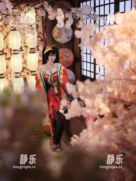 大梨子不是御姐 修女的私房写真:大梨子不是御姐带你发现神圣中偷偷摸摸的俏皮!