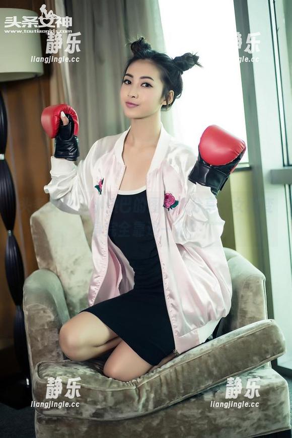头条女神 - 小热巴的图库大分享，女神变身完全靠这一招？