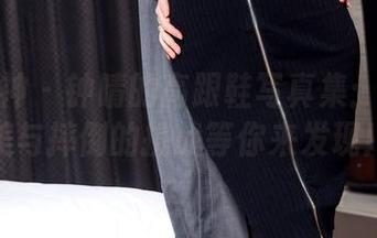 头条女神 – 钟晴的高跟鞋写真集：步伐之美与摔倒的挑战等你来发现！