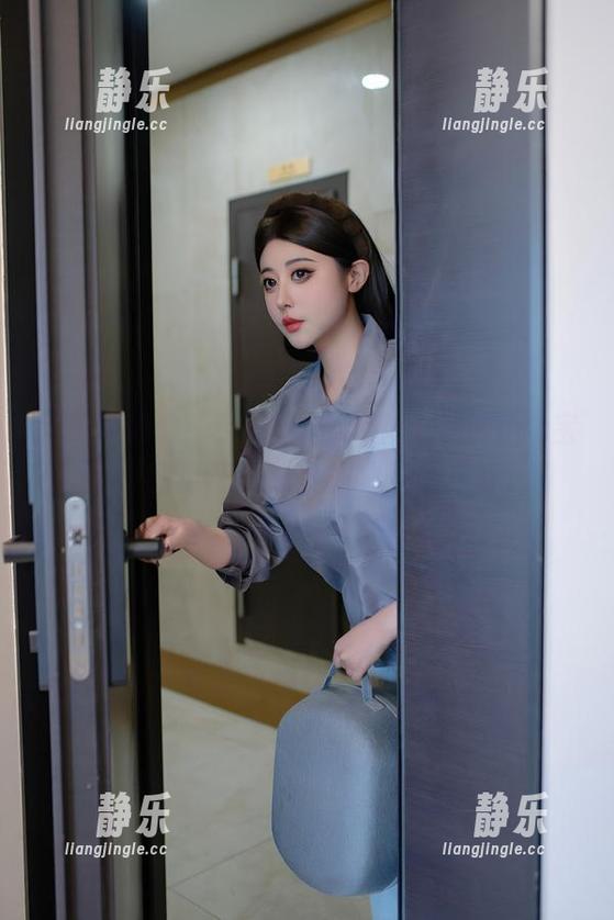 奈汐酱Nice 自撮黑蕾丝,奈汐酱Nice化身我的cos宝典,翻页不断总是想咕哝小心肝。
