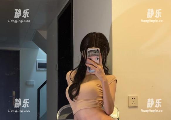 女刺客 微密圈 - 高清图集:女刺客在豹纹三点式中时隐时现,这样的组合,让人不断回头。