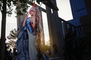 福利图片集锦：奶狮不咬人对黑贞德的‘武林秘籍’开箱！