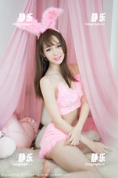 尤蜜荟-Angela小热巴 尤蜜荟 - 这作品里的Angela小热巴,吊带的搭配又甜又带点禁忌,这视觉太让人想多说几句了。