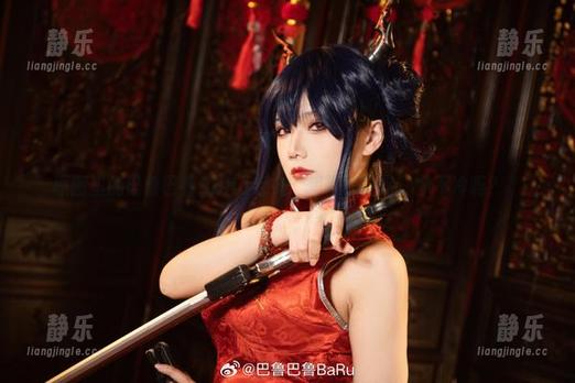 巴鲁巴鲁BaRu 原图里的巴鲁巴鲁BaRu毛衣,想跟它说句“你不冷吗?”