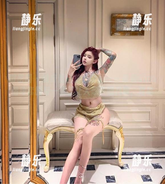 希希Gina 微密圈 - 健身房自拍进阶版——希希Gina运动套图每一张都让人想多瞄几眼,哈哈!
