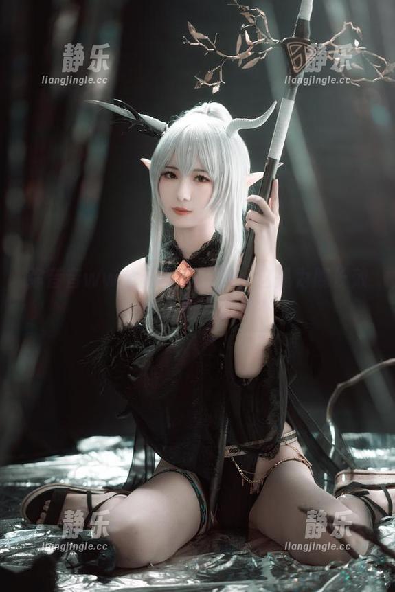 弥音音ww 弥音音ww全新写真图册:这是为舰长效命的正确姿势吗?