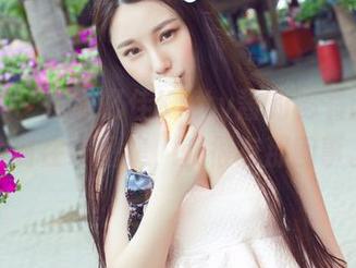 推女神 – 把施忆佳Kitty酱的秘书画面线放到在线图集，就很有那回事。