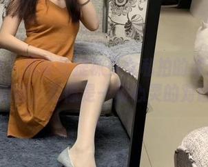 微密圈 – 吊带与提袜少女私拍的缘分：不仅美图，更像是一场心灵的对话。