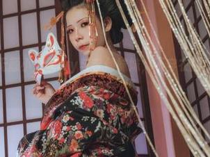 最新图册：无颜小天使wy与吉他妹妹，不穿衣服的琴声你见过吗？